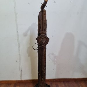 Lámpara de Pie Rústica con Tronco Natural, Hierro y Bronce - imagen 1