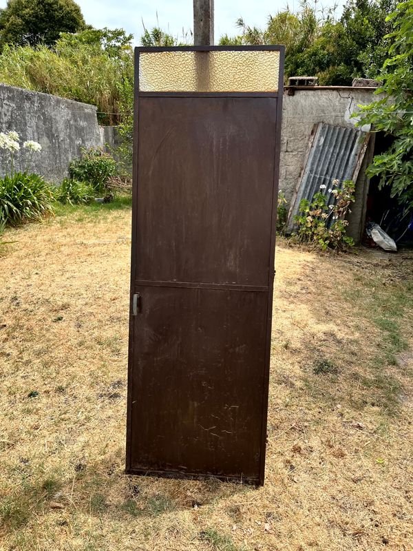 Puerta de Hierro con Marco Fijo y Vidrios - imagen 4
