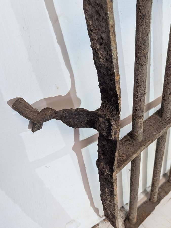 Puerta de metal antigua en varilla y planchuela - imagen 6