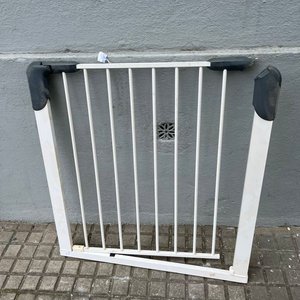 2 Portones de Seguridad para Bebé y Mesa Plegable Plástica Blanca - imagen 4
