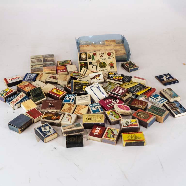 Lote siguiente: Colección de cajas de fósforos vintage