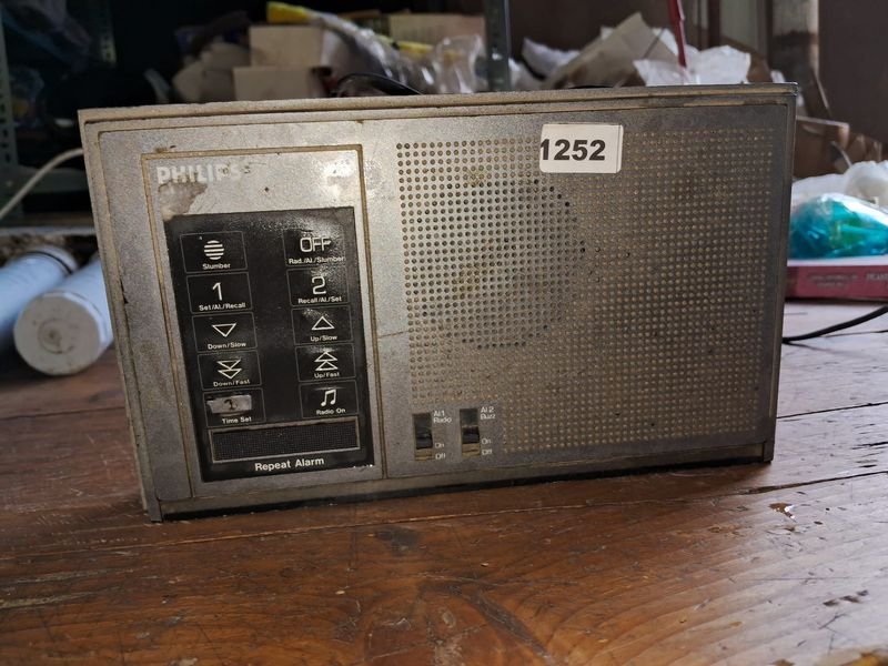 Antigua radio Philips en venta - imagen 2