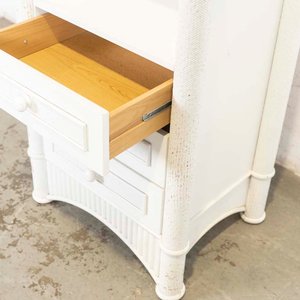 Estante Alto Blanco con Cajones de Ratán y Estantes de MDF - imagen 2