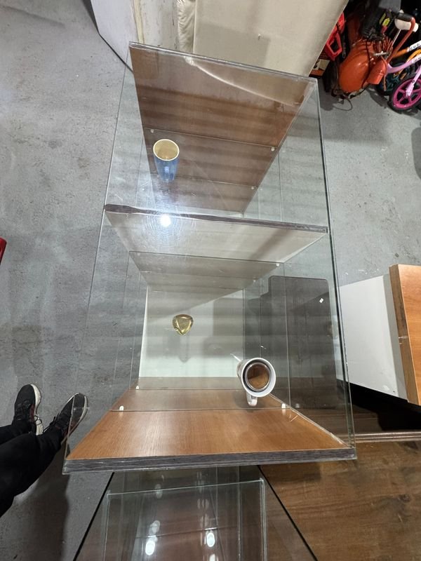 Vitrinas Horizontales de Vidrio y MDF para Almacenamiento y Decoración - imagen 4