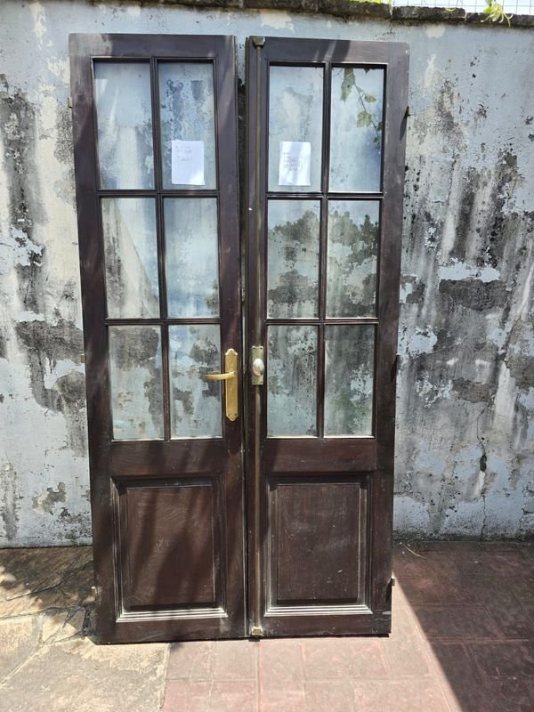 Puerta de Cedro Doble para Interior