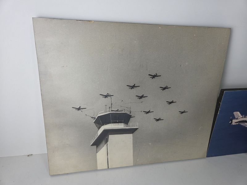 Par de bastidores con aviones de la armada - imagen 2