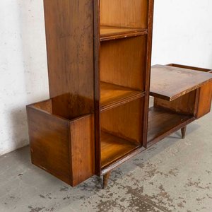 Estante Estilo Americano de Madera con Detalles de Uso - imagen 3