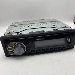 Radio de Auto Pioneer con USB y Auxiliar - imagen 2