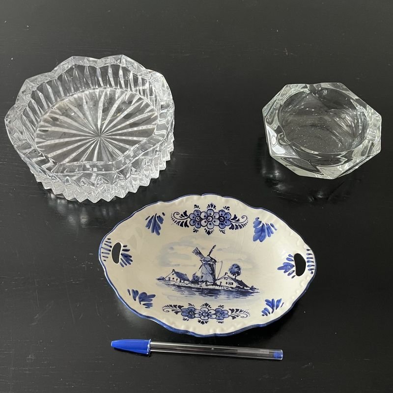 Lote anterior: Dos ceniceros en cristal y fuente holandesa en porcelana pintada con motivo de molinos