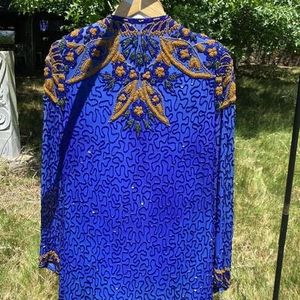 Lentejuelas y elegancia en esta subasta de moda