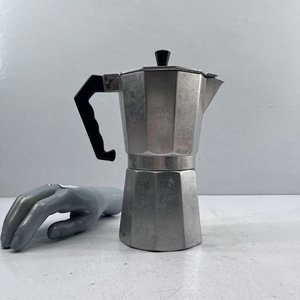 Lote siguiente: Cafetera Italiana Antigua de Aluminio para Café