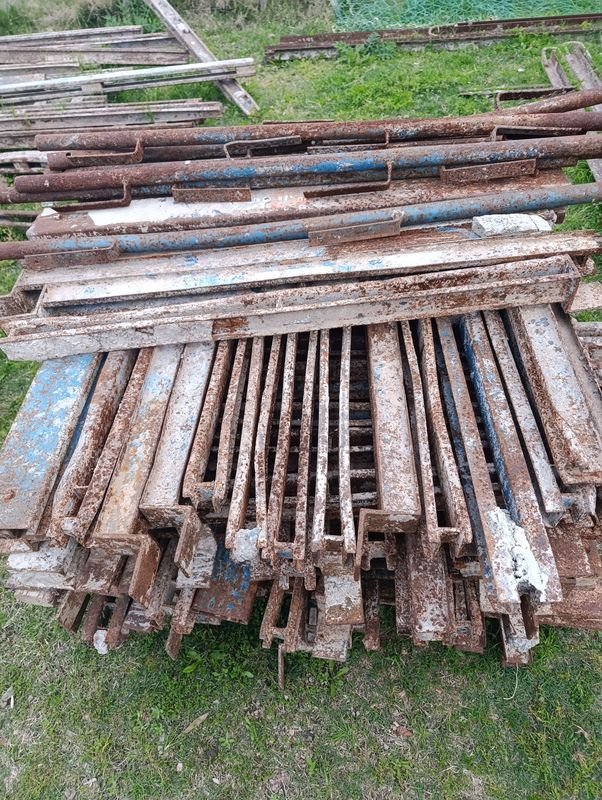 Lote de Vigas Metálicas para Encofrado