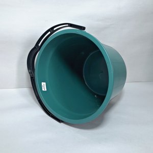 Lote de 8 Baldes Plástico Verde con Manija Negra - imagen 3