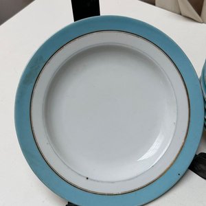 Juego de Porcelana Isabelina con Platos, Salsera y Cuenco - imagen 2