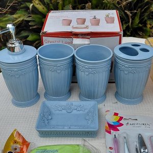 Set de Baño y Accesorios de Manicura Color Celeste y Amarillo - imagen 2