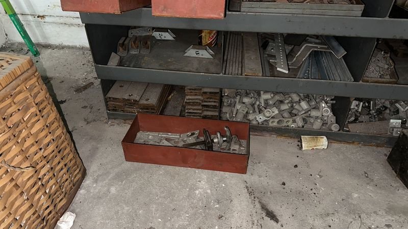 Estantería de chapa con toda la existencia - imagen 11