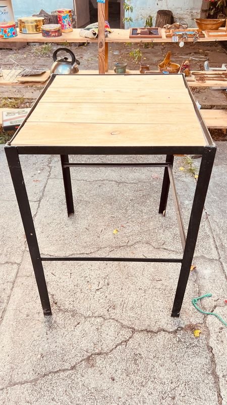 MESA DE HIERRO TAPA MADERA - imagen 7
