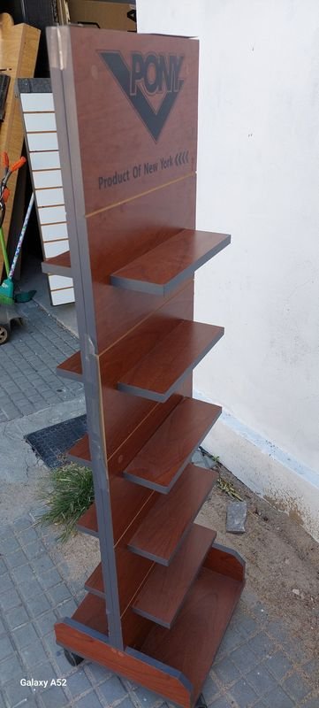 Mueble de madera en estilo vintage - imagen 4