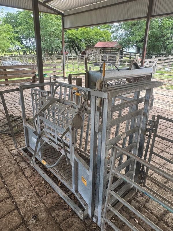 Puertas de granja marca Farmquip en excelente condición - imagen 1