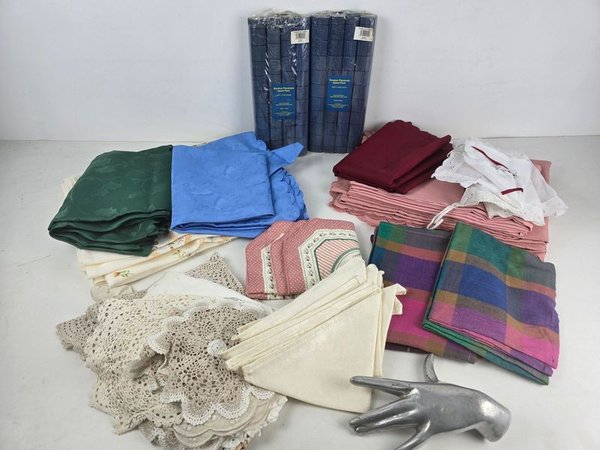 Lote de Manteles y Servilletas de Tela y Crochet - imagen 1