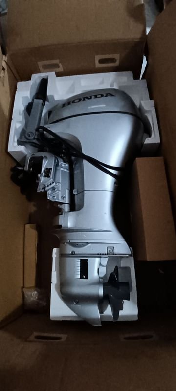 Lancha con Trailer y motor nuevito - Venta en subasta - imagen 10