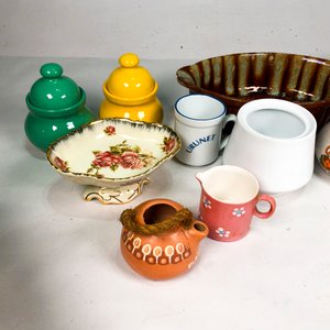 Lote de Vajilla de Cerámica: Tazas, Centro Ovalado y Más - imagen 4