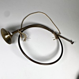 Lote anterior: Trompeta de Cacería Antigua de Bronce Diana