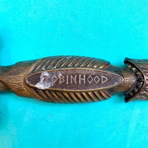 Colecciónable daga de fantasía decorativa de Robin Hood de aproximadamente 15 pulgadas (unos 38 cm). Hoja sellada U.S.A - imagen 4