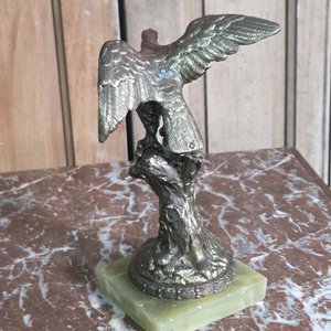 Figura de Águila en Bronce sobre Base de Ónix - imagen 4
