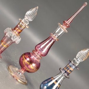 Tres Frascos de Perfume Egipcios de Vidrio Soplado con Detalles Dorados - imagen 5