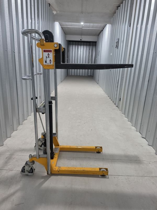 Apilador Hidráulico Manual Wesco PJ4120N con Capacidad 400kg