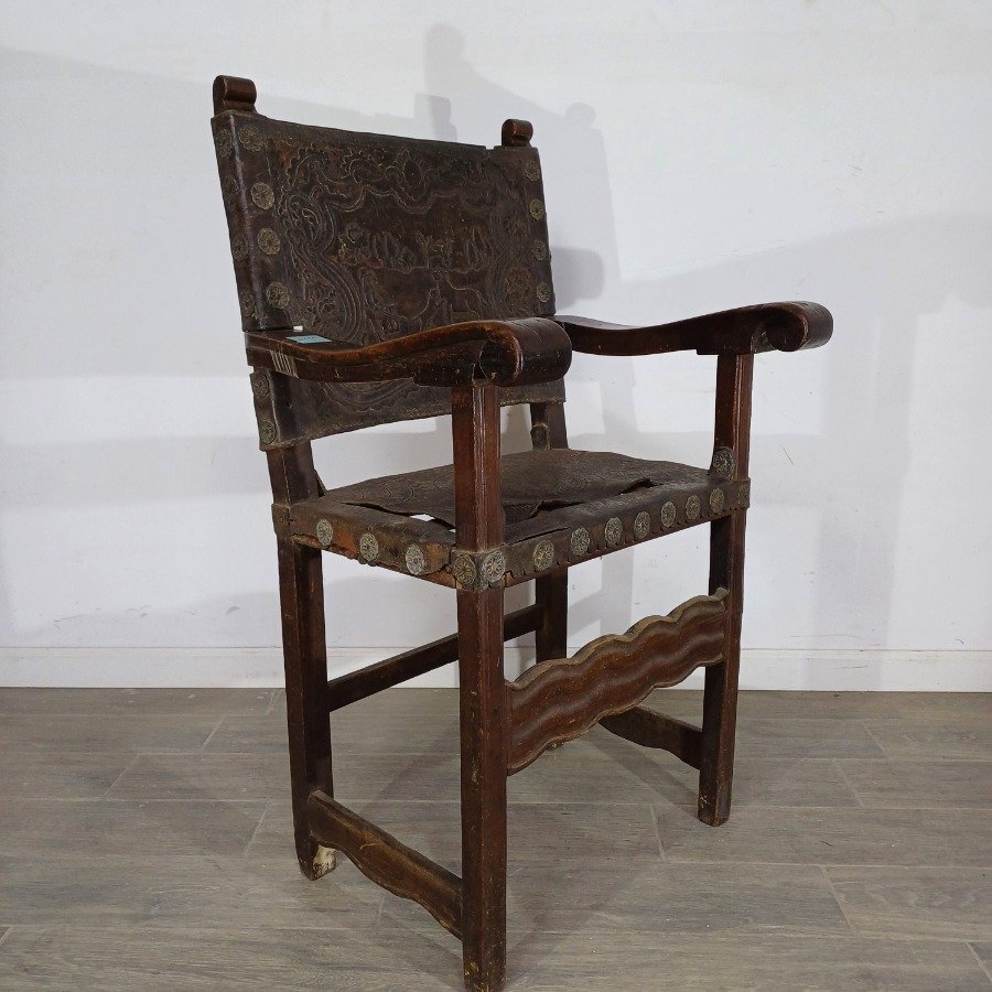 Sitial del siglo XVIII en madera y cuero con diseño campestre - imagen 2