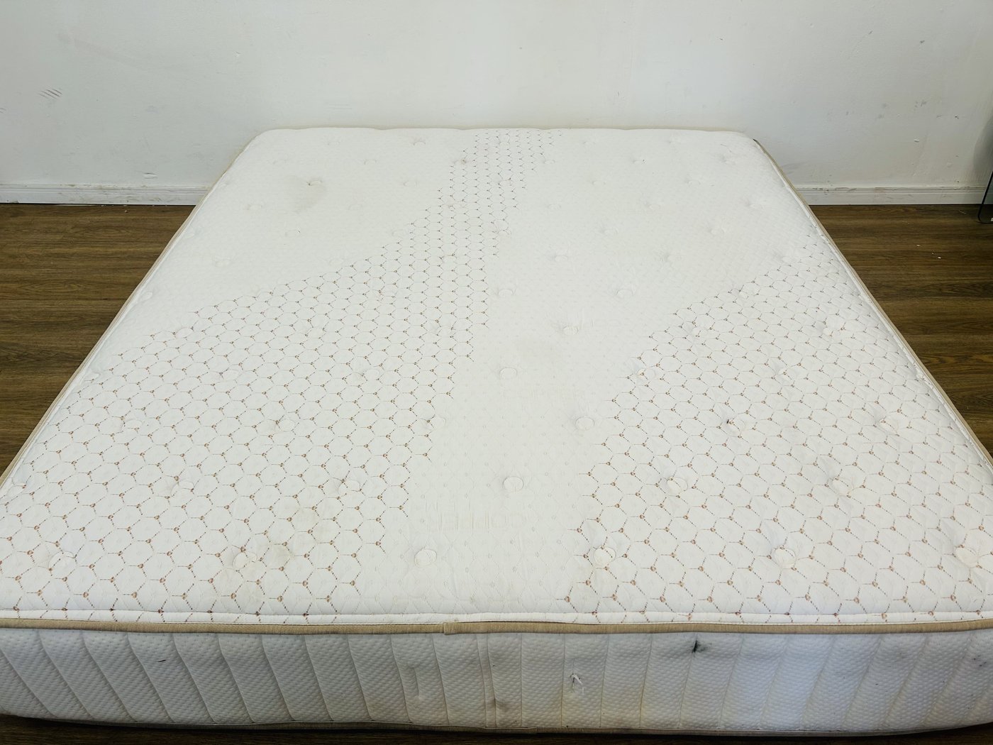 Colchón King de Resortes 180x200x32cm