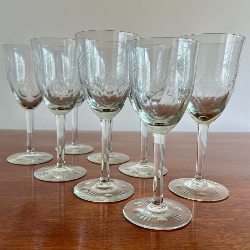 Juego de 7 Copas de Agua Antiguas Talladas