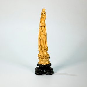 Talla de Marfil: Diosa Oriental de la Compasión Kuan Yin con Base de Madera - imagen 1