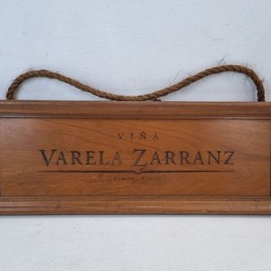 Cartel Decorativo Madera "Viña Varela Zarranz Vinos Finos" Colgante - imagen 2