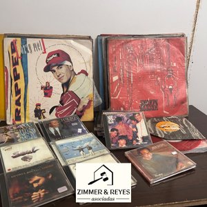 Lote de Discos de Vinilo y CDs de Música Variada - imagen 1