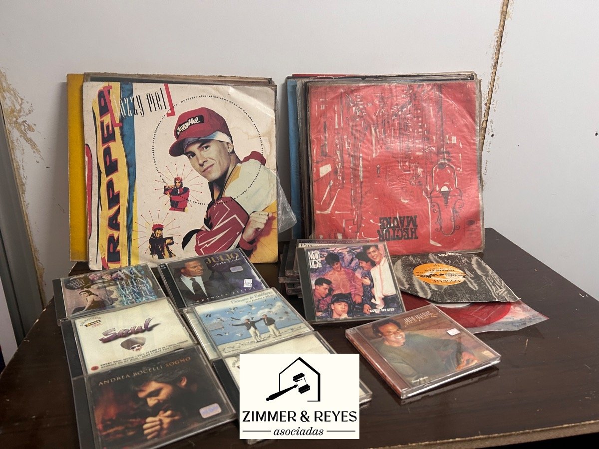 Lote de Discos de Vinilo y CDs de Música Variada