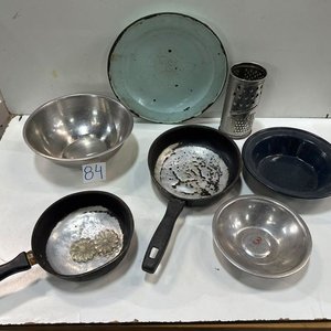 Set de Cocina: Bols de Acero Inoxidable, Sartenes, Platos Enlozados y Rayador - imagen 3