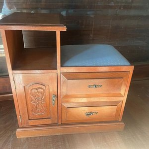 Mueble telefonero antiguo en Cerejeira - Madera Maciza - imagen 1
