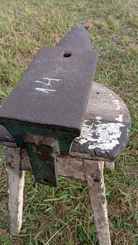 Yunque de Banco de Metal con Características Únicas - imagen 2