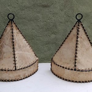 Par de Pantallas Cónicas de Cuero y Metal - imagen 2