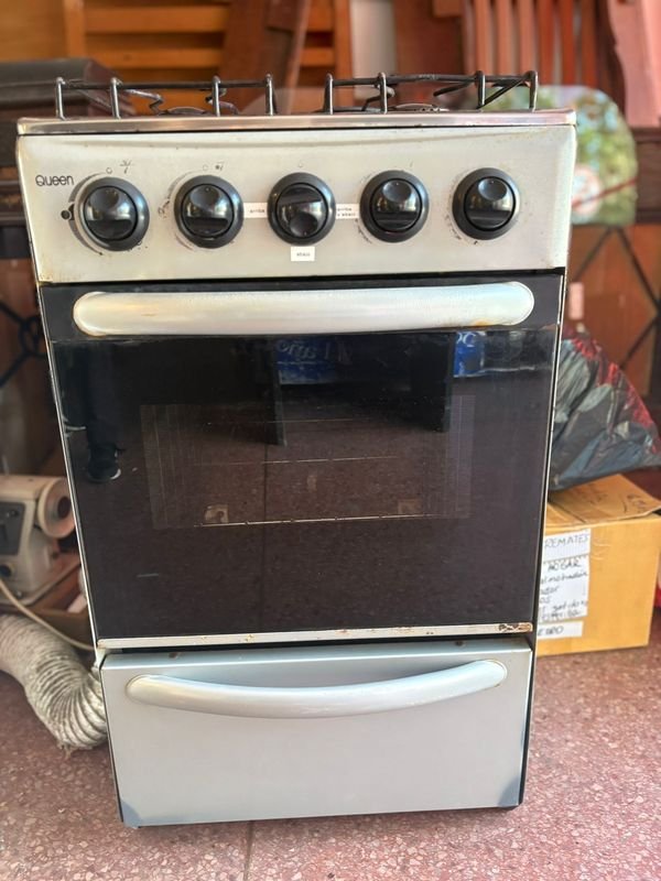 Lote siguiente: Cocina Queen combinada - Horno Electrico y 4 hornallas a gas