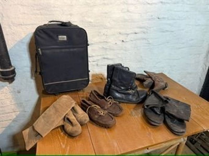 Botas y valija de mano de cuero nuevo - imagen 2
