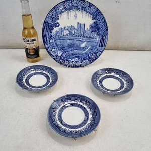 Lote siguiente: Juego Vajilla Churchill Cerámica Inglesa: Plato Castillo y 3 Cuencos "Willow"