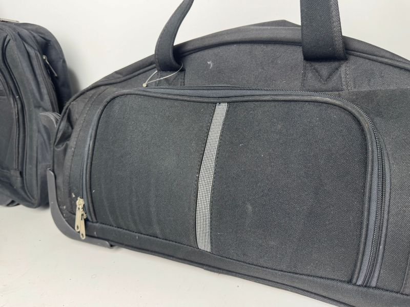 Lotes de bolsos de calidad Jeep en muy buen estado - imagen 11