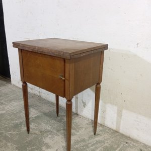 Mesa Mueble de Madera con Máquina de Coser Singer Eléctrica Incorporada y Tapa Rebatible - imagen 3