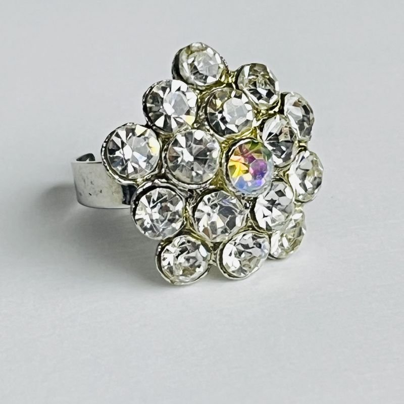 Anillo de diamantes en estuche - imagen 2