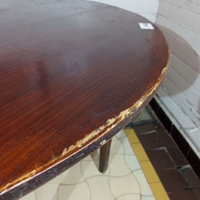Mesa de madera circular en buen estado - imagen 4
