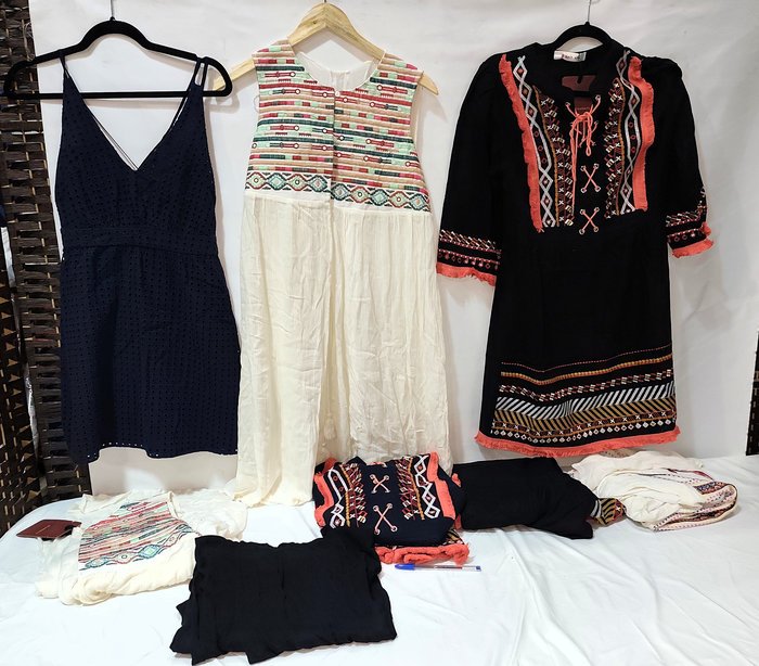 Lote de 8 Vestidos para Dama - Diseños y Talles Variados